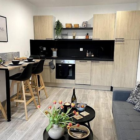 Bel Appartement Sur Cour Plein Centre Ville Et Parking مولان المظهر الخارجي الصورة