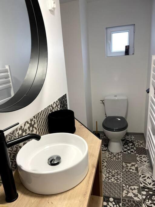 Bel Appartement Sur Cour Plein Centre Ville Et Parking مولان المظهر الخارجي الصورة